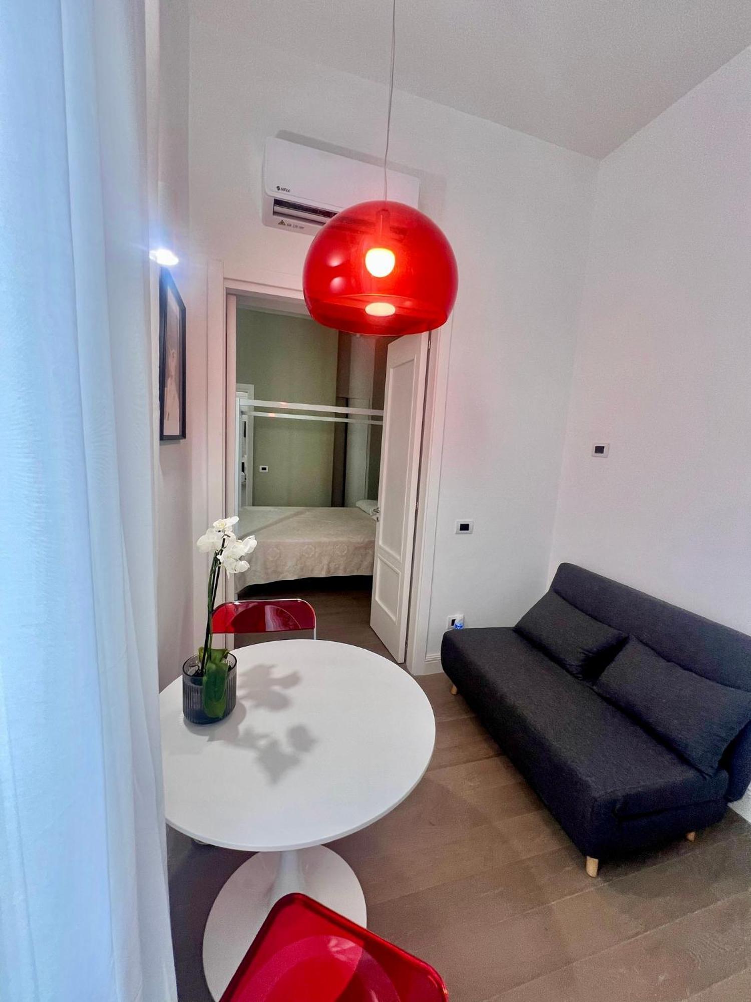 Apartment Lion