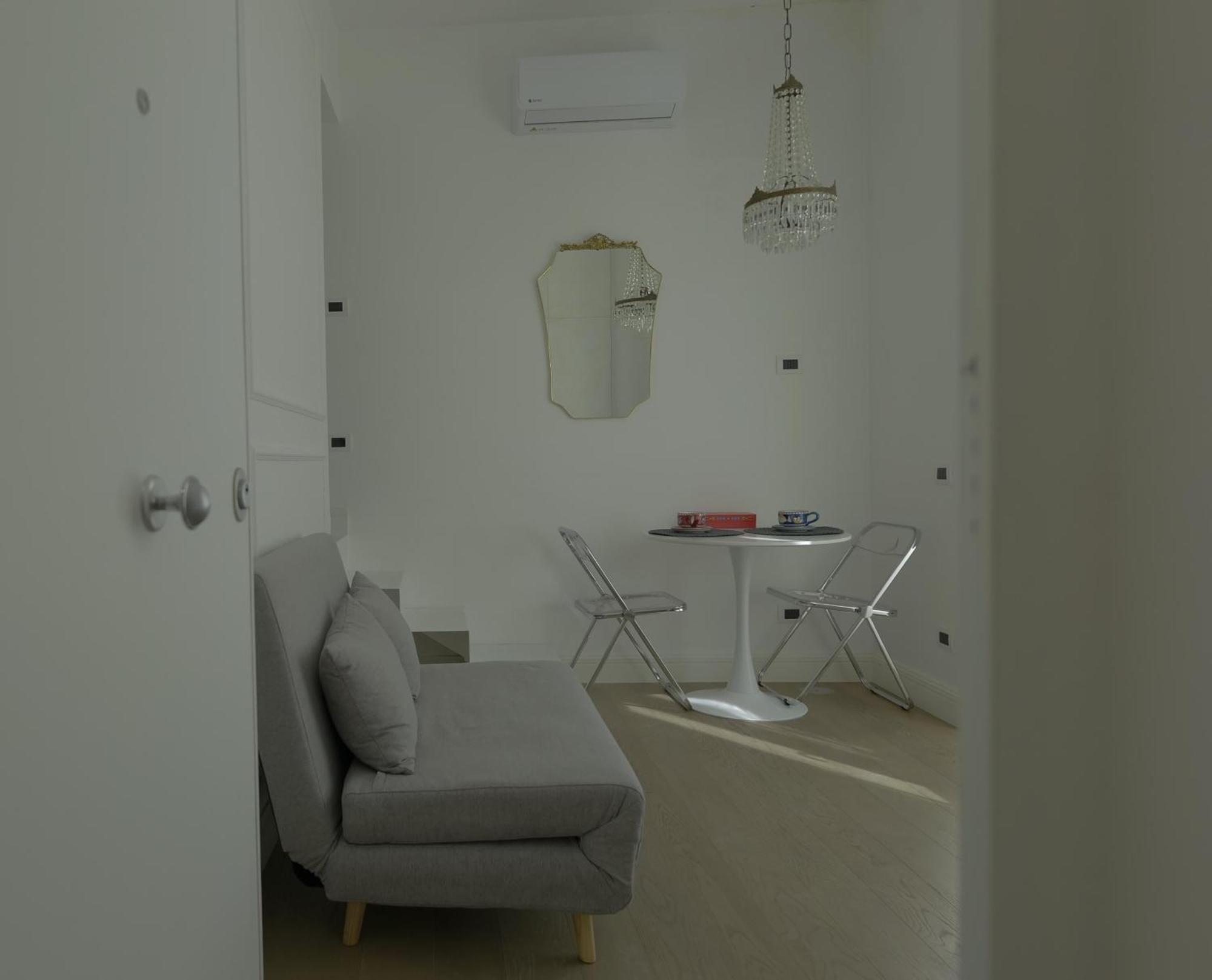Lion Apartment